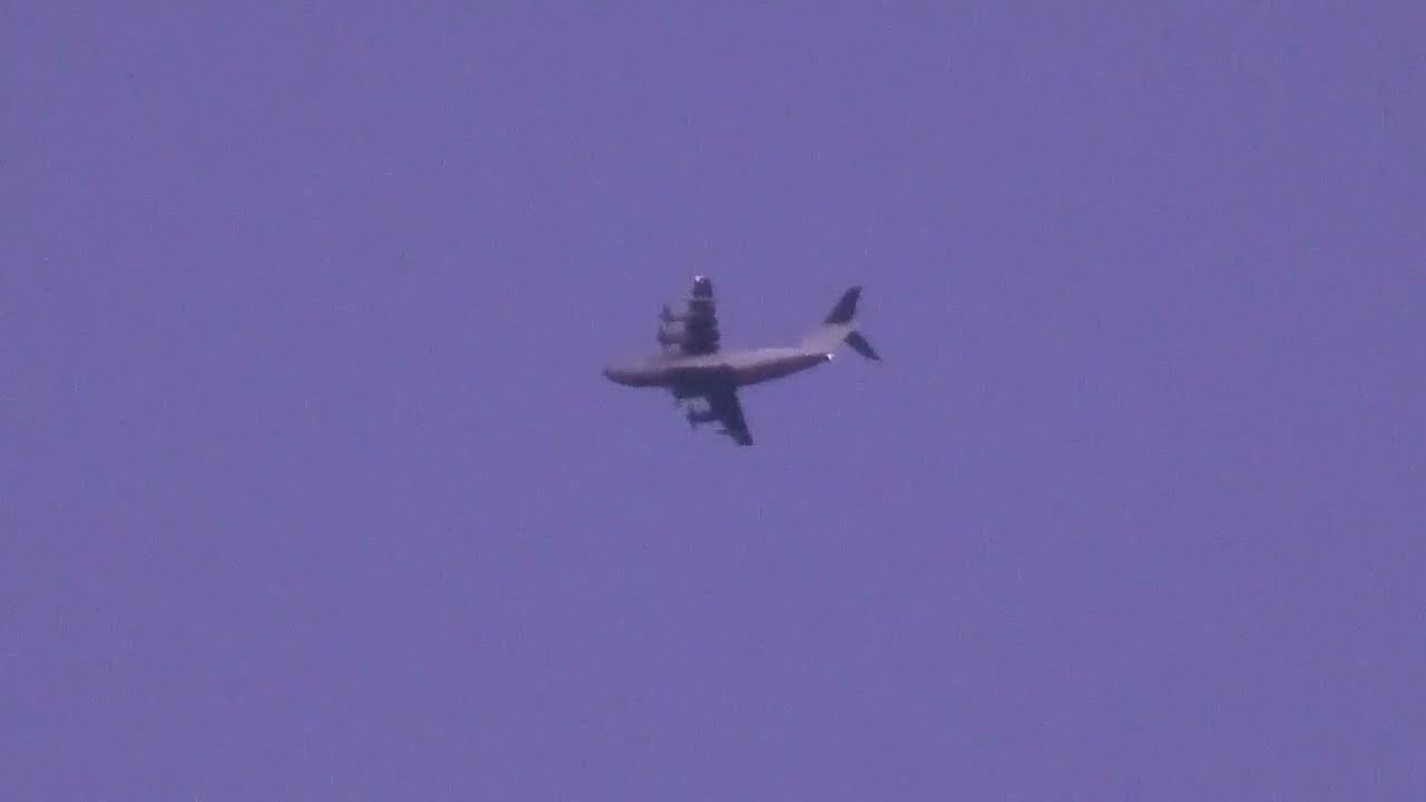 Some moderate noisy Airbus A400M Flyovers from 2025!