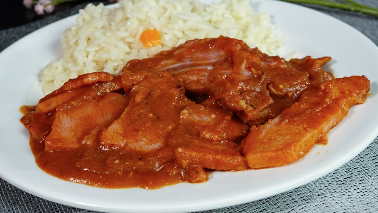 Receta Fácil de Chuletas Ahumadas con Salsa Roja para Toda la Familia