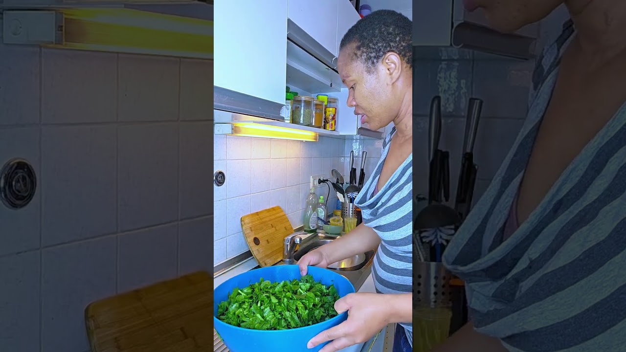 Cooking for family of 7 | Salmon fish with spinach sauce and white rice 🍚 