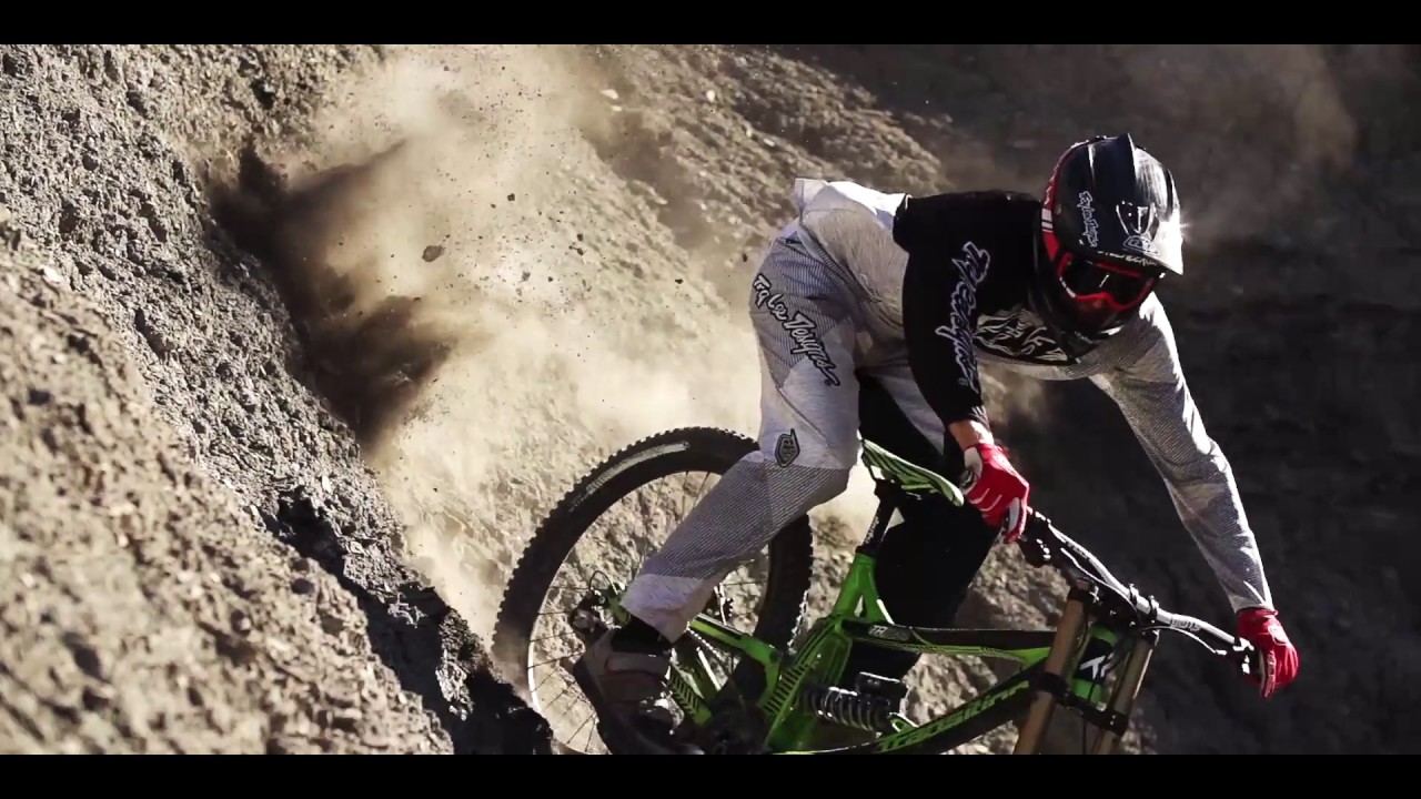 Bas van Steenbergen l Shoulder Season