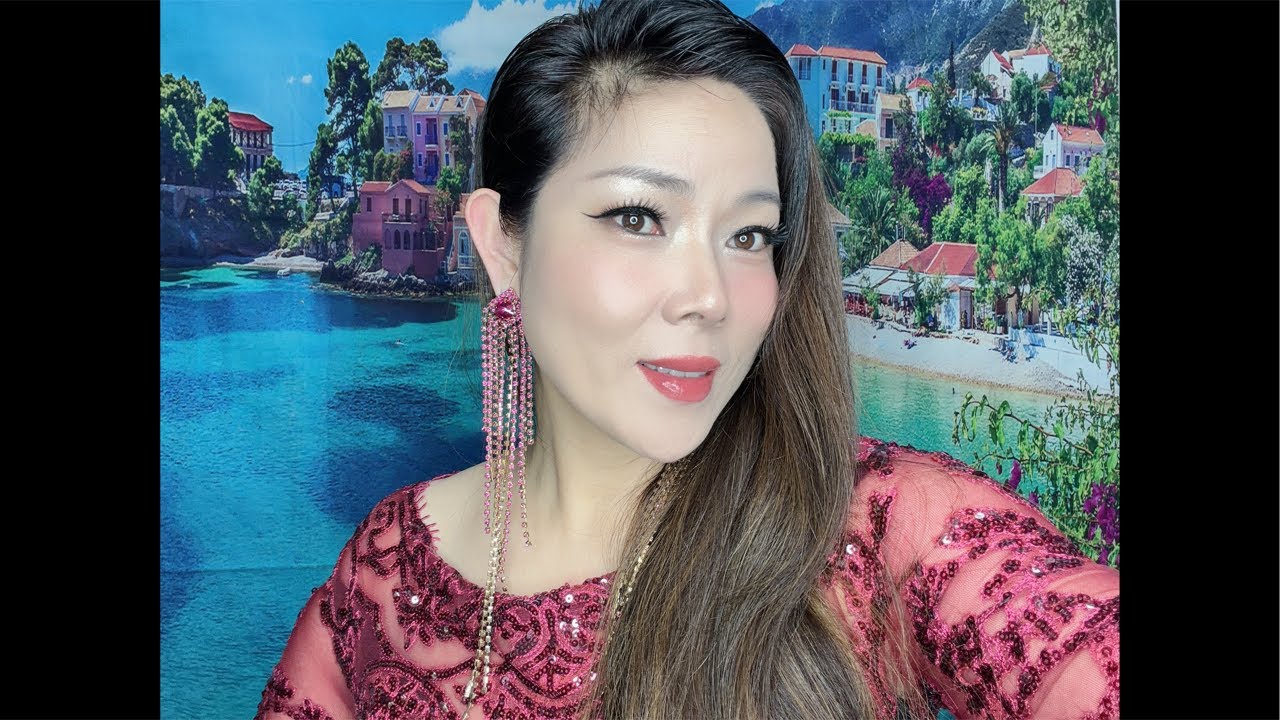 “香港才艺主播芯妮Queenie”庙街直播