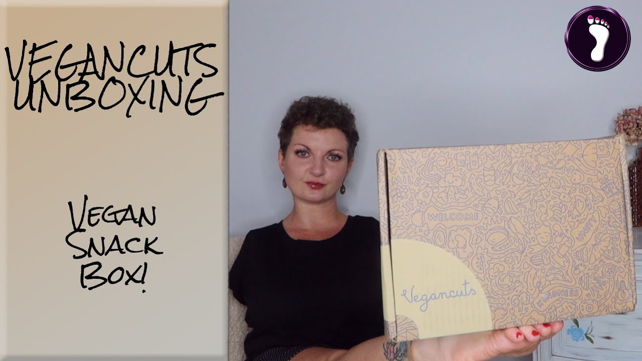 VEGANCUTS UNBOXING! The Vegan Snack Box