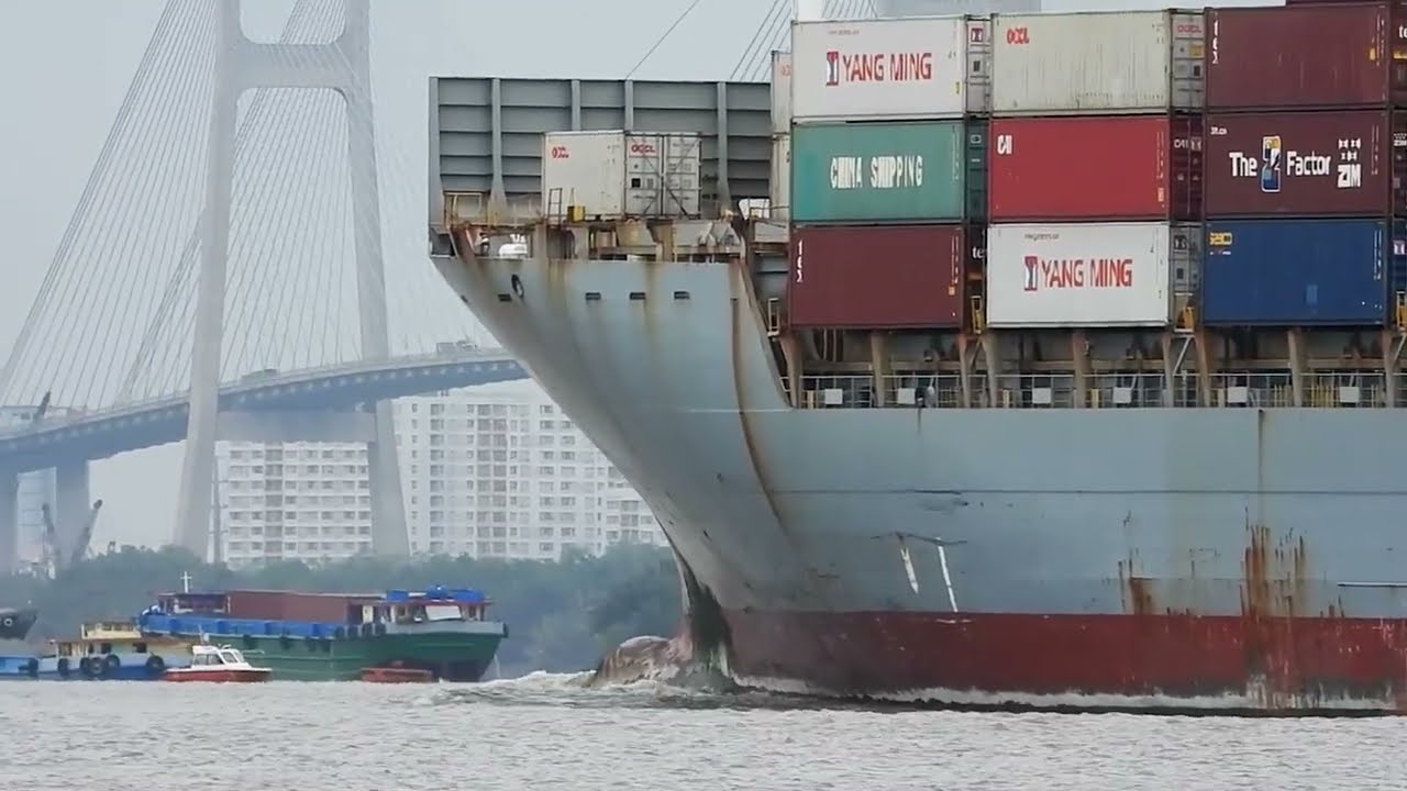 Tugboat Tugs Container Ship Leaving Port