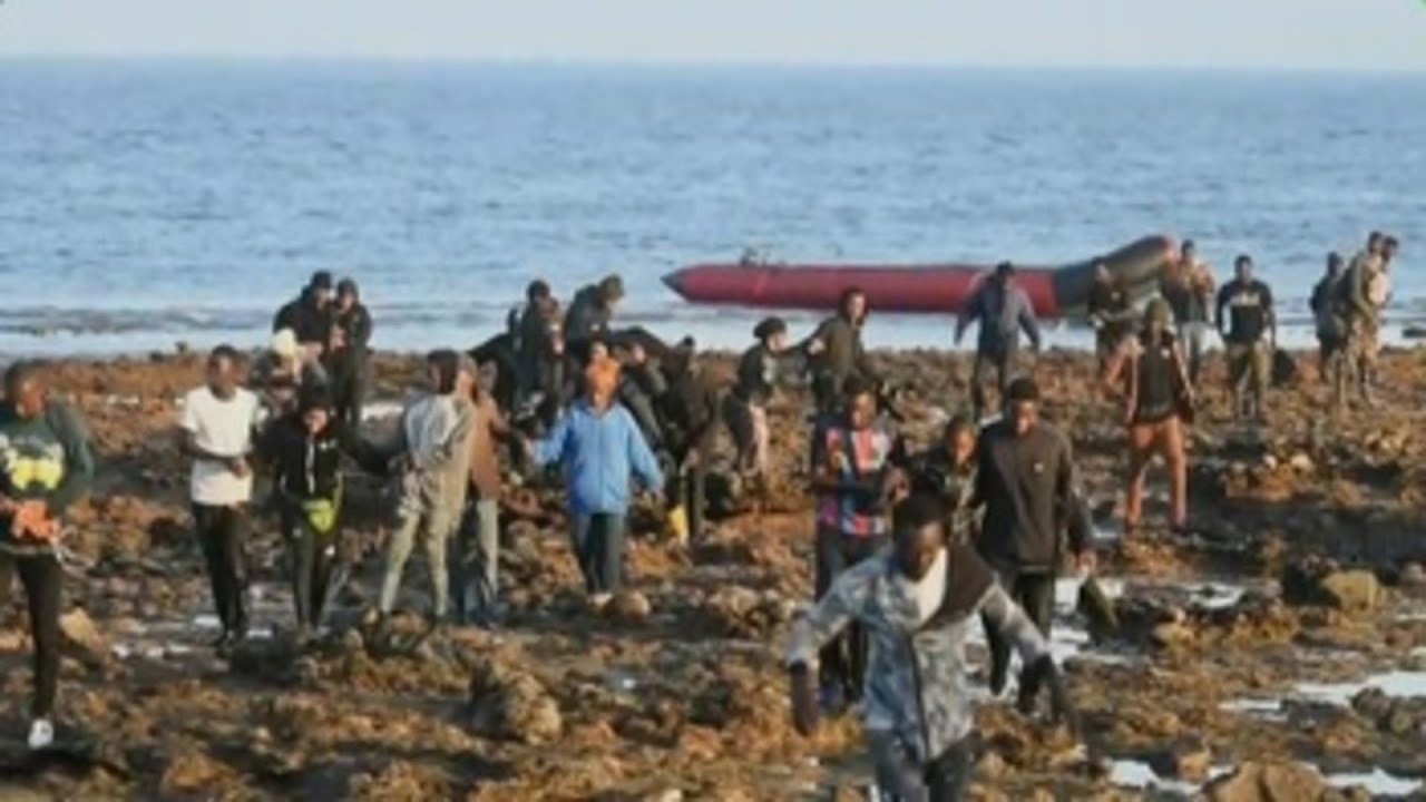 Al menos 812 migrantes llegan a Canarias en 11 embarcaciones en las últimas 24 horas