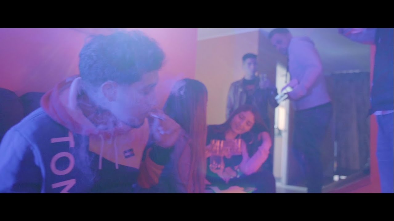 La Beretta - Young Caris Mala Fama (Video Officia)