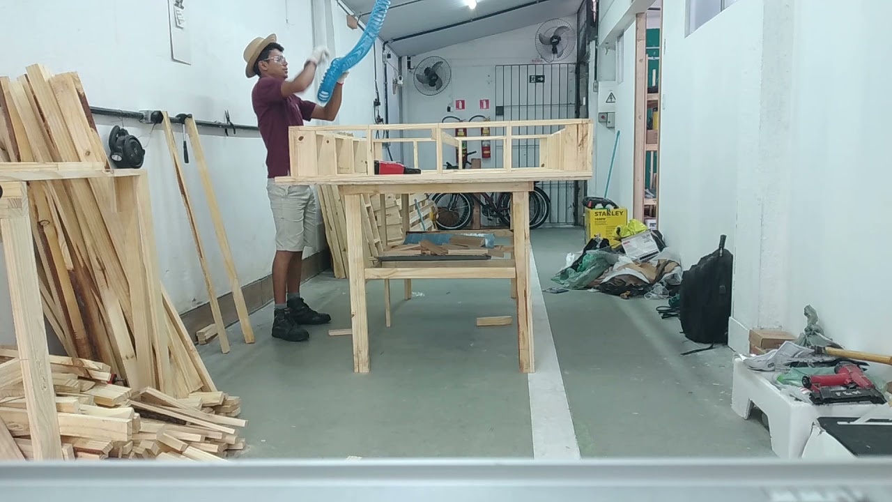 Montagem de cama Box (madeira tratada)