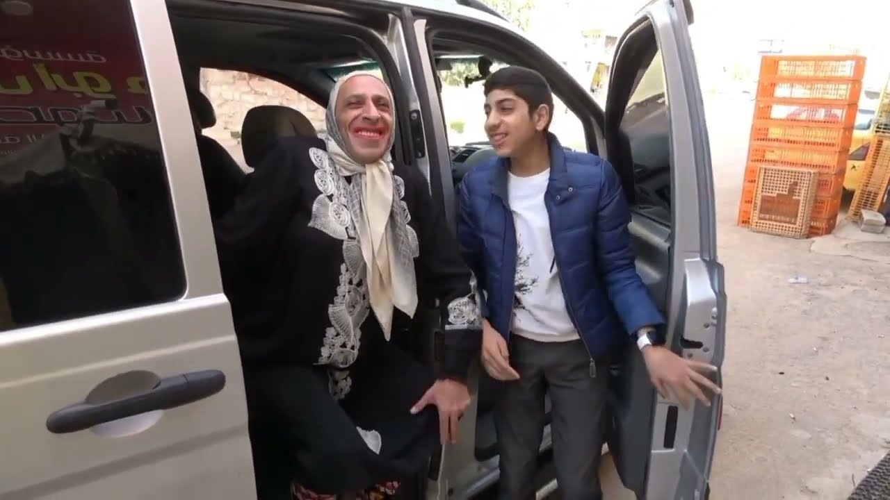 ابتهاج ملكة الدعايات ،  مأدبا للأحذيه والشنط.. choose and shantuh