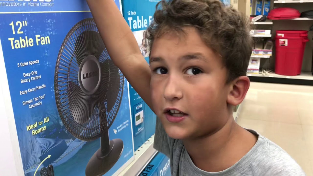 Aidan & Blake put Together a Lasko Table fan!