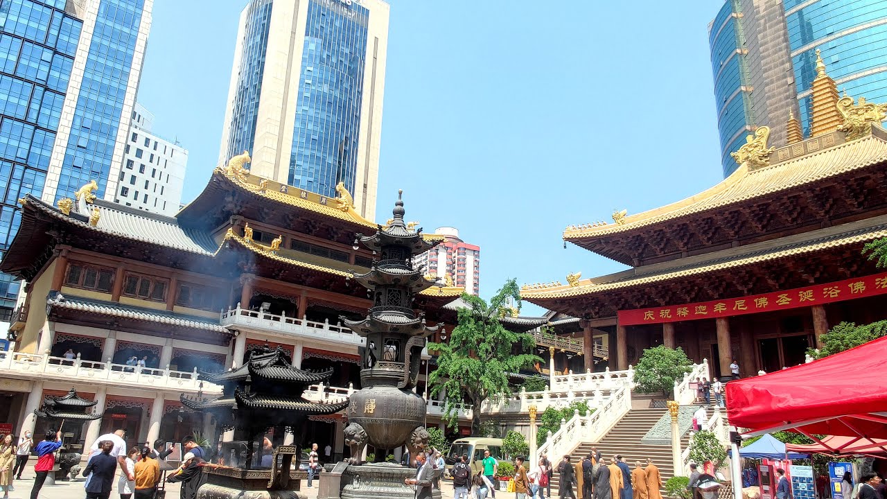 佛教古刹上海静安寺，著名江南古寺庙，融合藏式风格的寺庙，也是上海最古老的佛寺