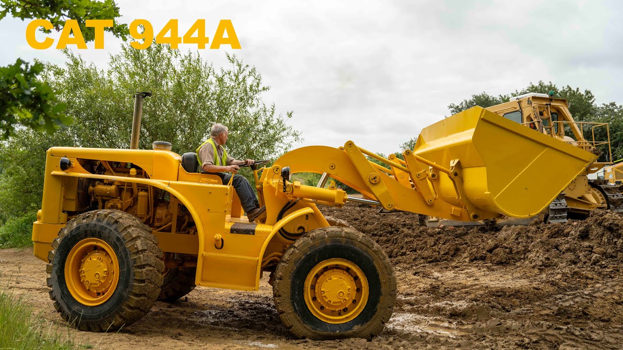Classic CAT 944A