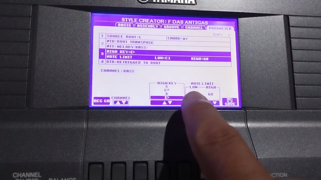 BAIXO TOCANDO AGUDO! COMO RESOLVER.