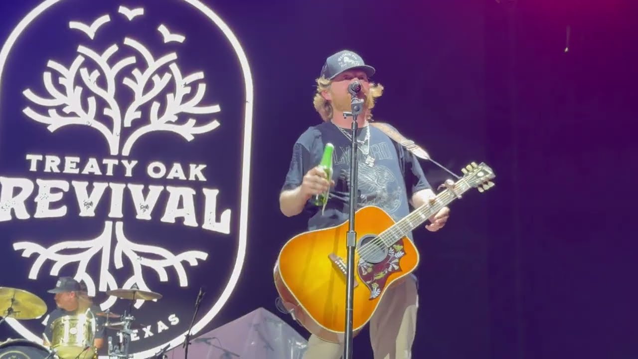 Wrong Place Wrong Time - Treaty Oak Revival Live from Thunder Ridge