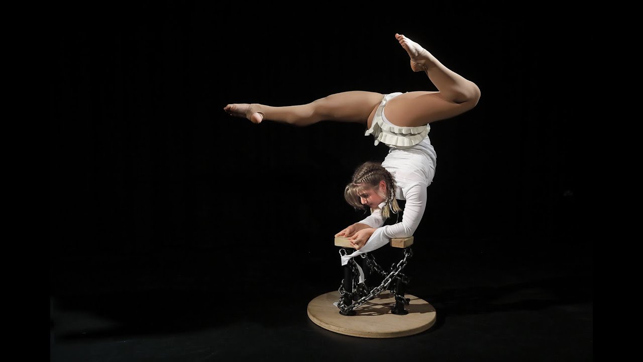 Lexie - age 14 - Lunatics and Slaves - contortion