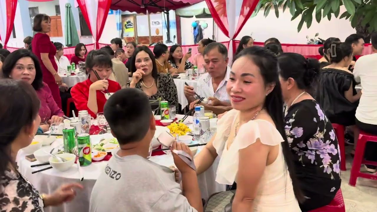 Đám cưới nhà trai con cột kèo Lê Văn Vũ