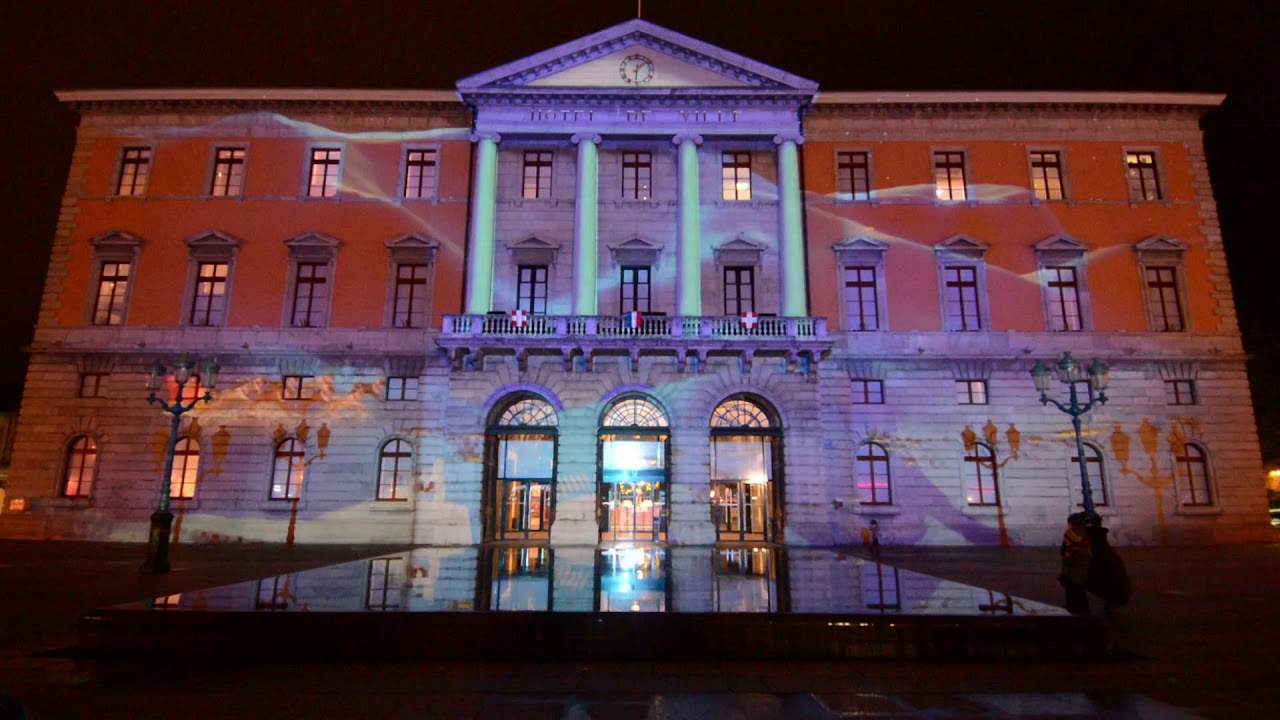 Noël des Alpes Annecy 2017 - projection son et lumière sur la façade de l'hôtel-de-ville