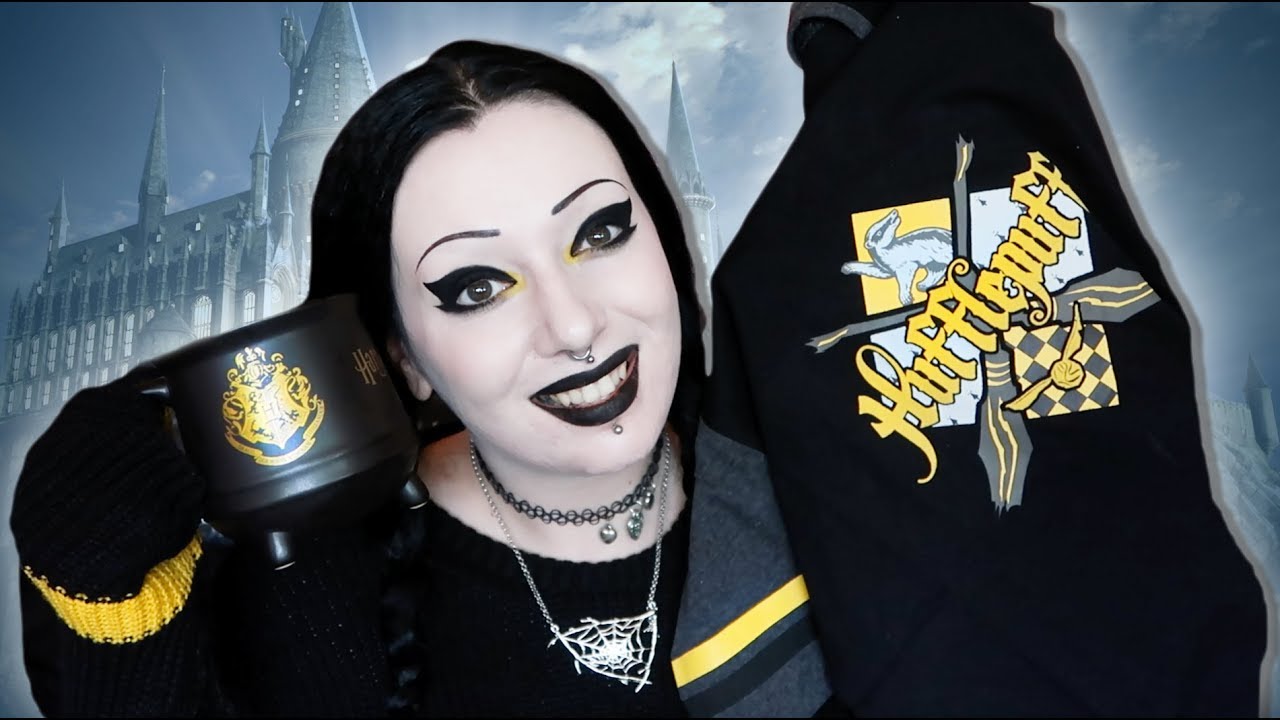 Harry Potter/Hufflepuff Haul from EMP! | Toxic Tears
