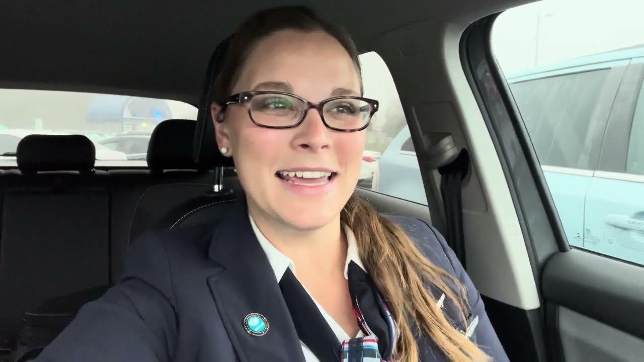 LIFE OF A FLIGHT ATTENDANT: First de-ice of the season! ❄️☃️