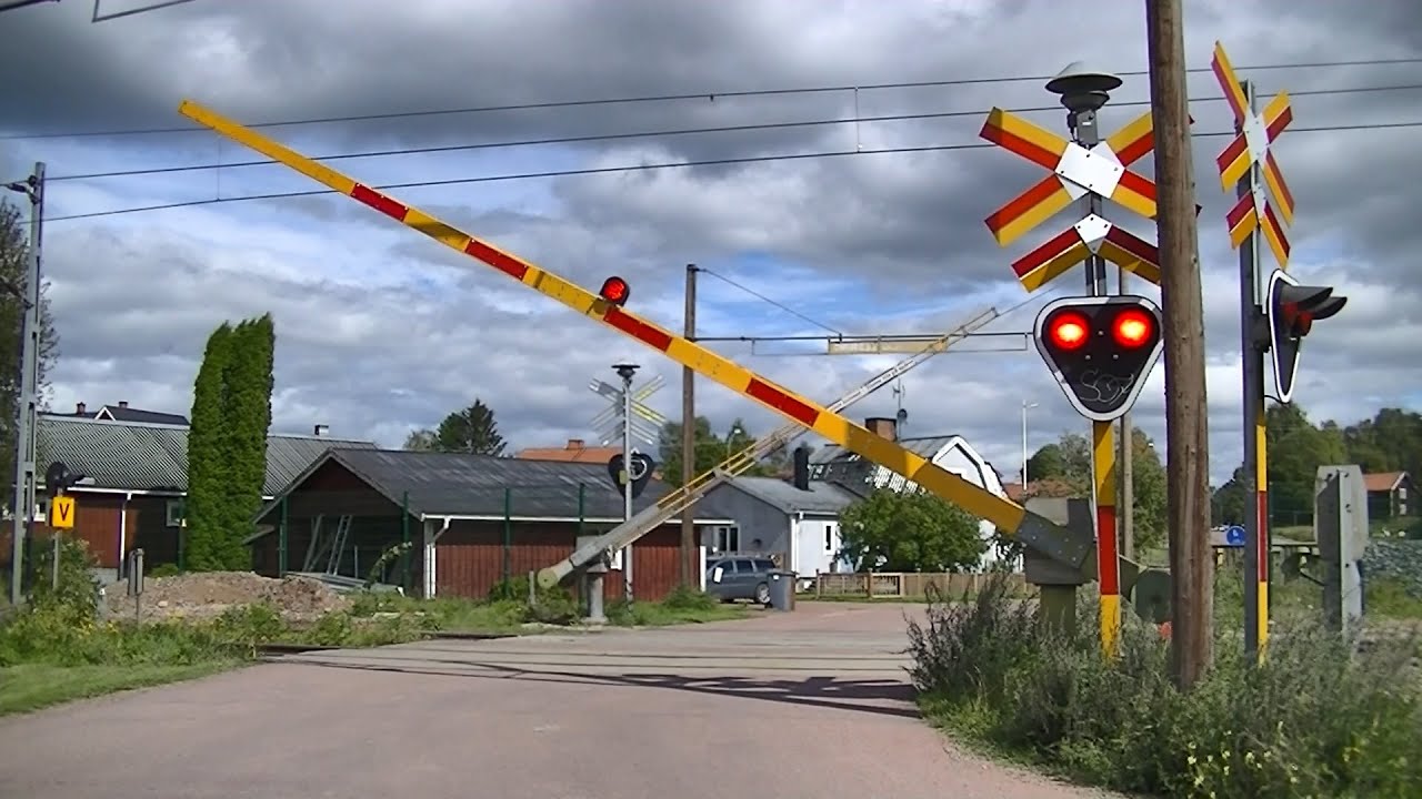Spoorwegovergang Mora (S) // Railroad crossing // Järnvägsövergång