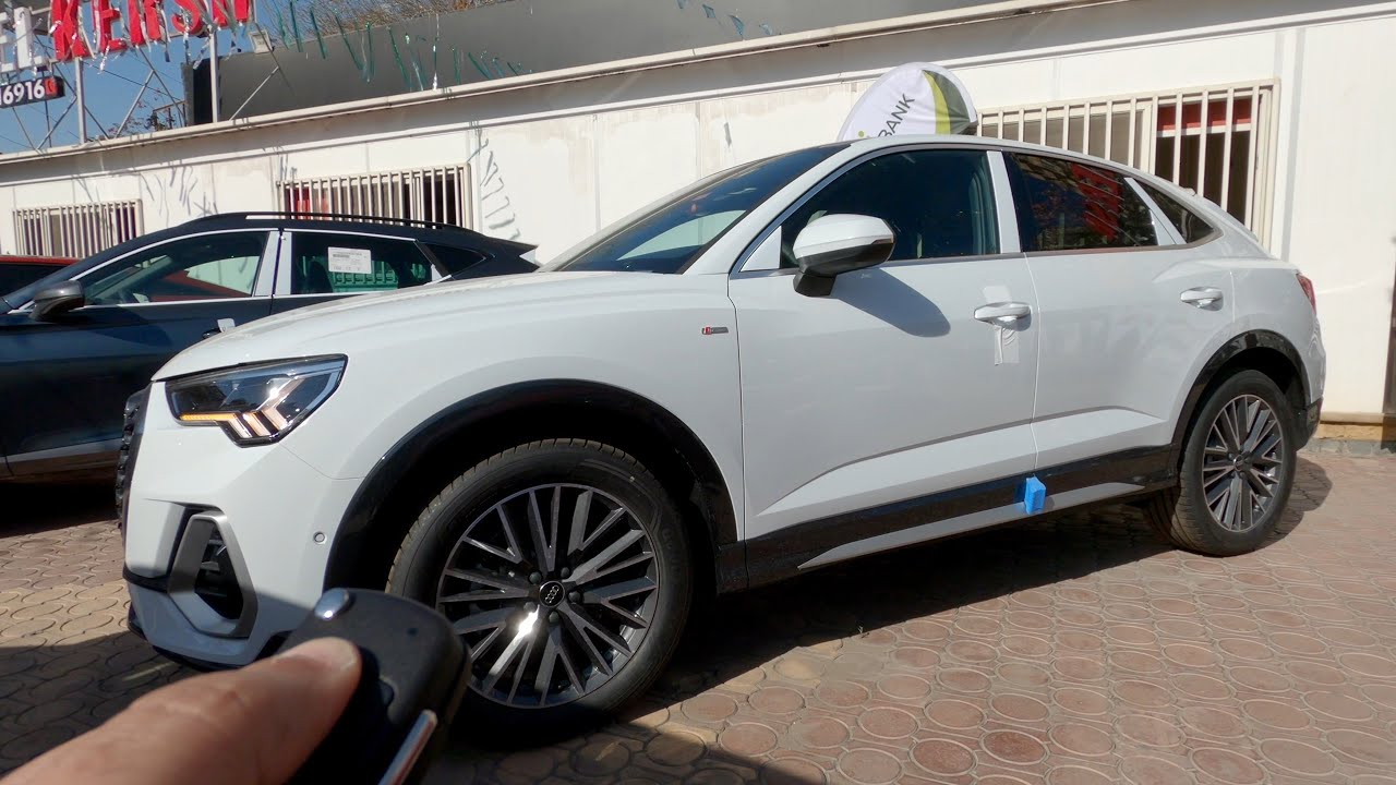 Audi Q3 Sportback 2024 S-Line Glacier White Metallic, Okapi Brown Interior обзор