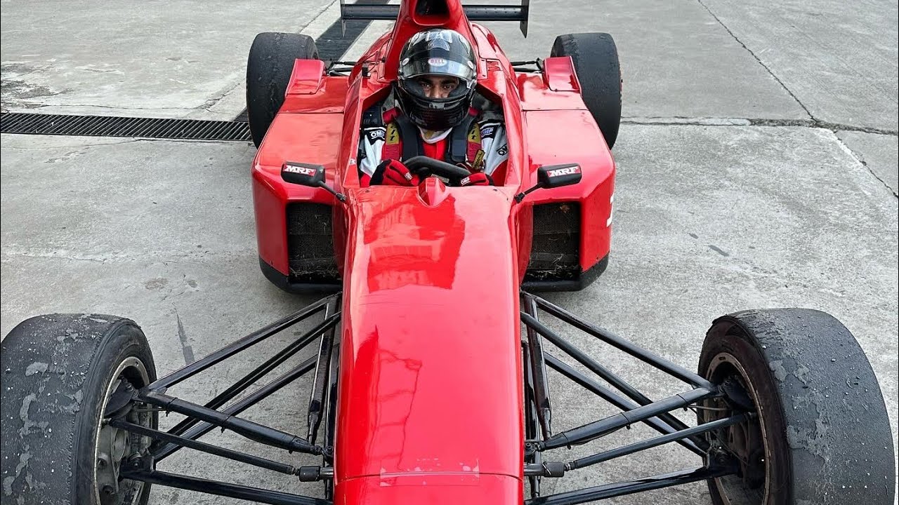 F1500 driven around Madras motor circuit