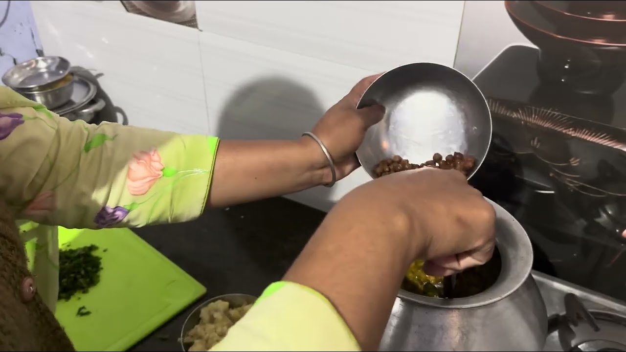 ਦੁੱਖ ਸੁੱਖ ਚ ਜਾਣਾ ਪੈਂਦਾਂ ਪਰ ਕੰਮ ਦੀ ਨੱਠ ਭਜਾਈ ਬਹੁਤ ਪੈਂਦੀ #cooking #food #ytvideo #