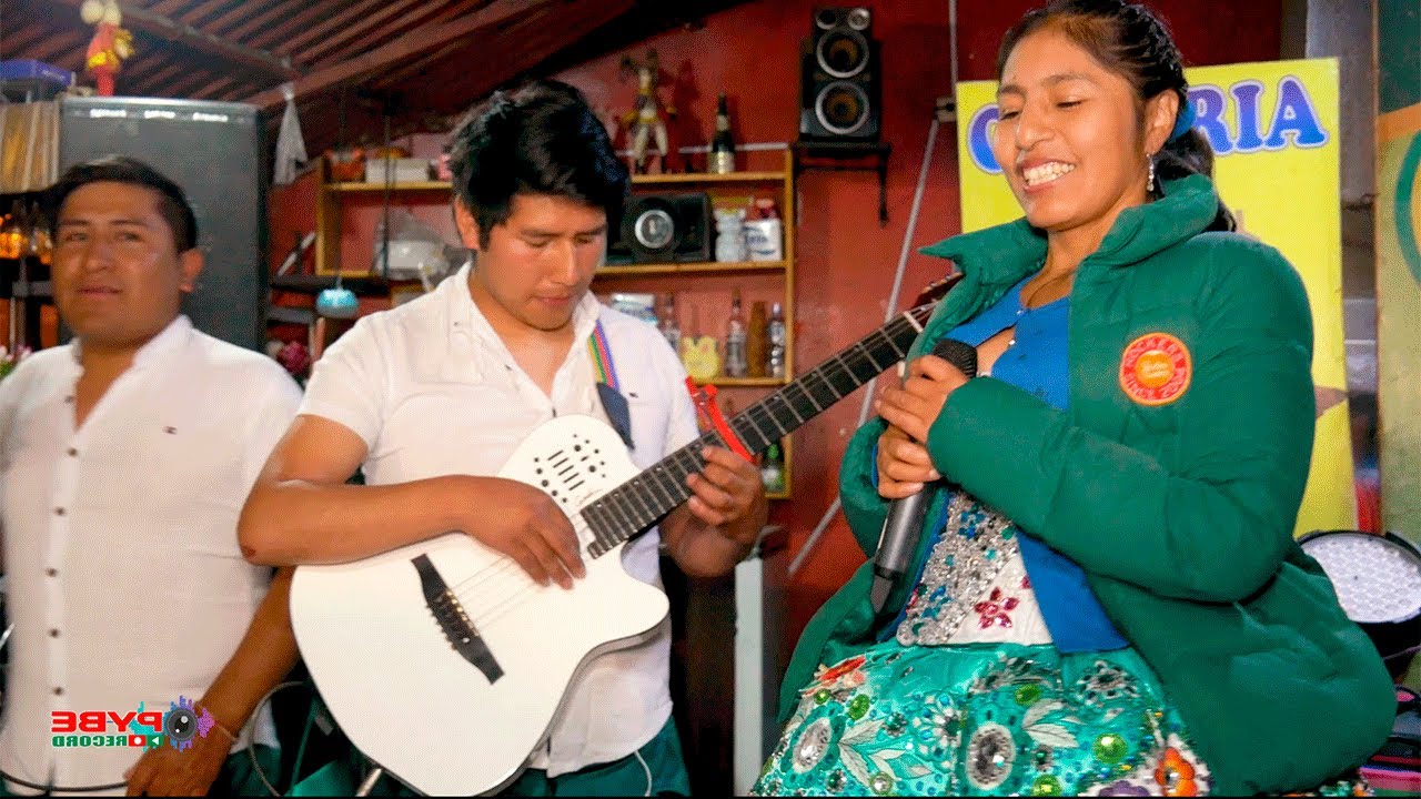 LUZNELLY DEL CUSCO EN VIVO (TEMA ) CORAZON DEDE PIEDRA HUAYNO CON REQUINTO
