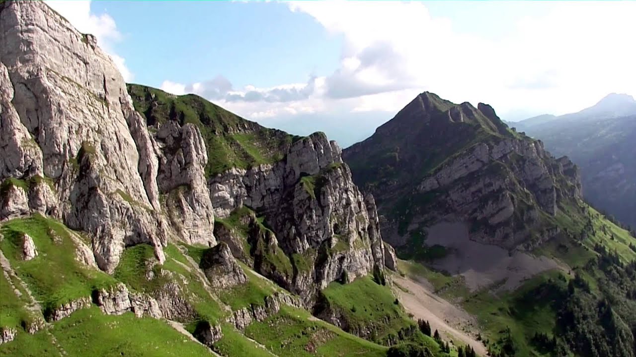 Stemme S10-VT Riding the Cliffs from Pilatus to Lake of Thun   Full HD