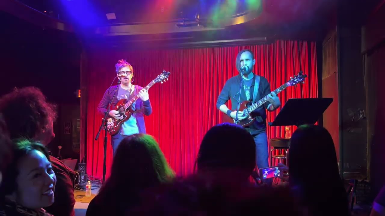 Rivers Cuomo (Weezer) - California Kids & California Girls (w/Scott Murphy) live at Harvelles 2/3/23