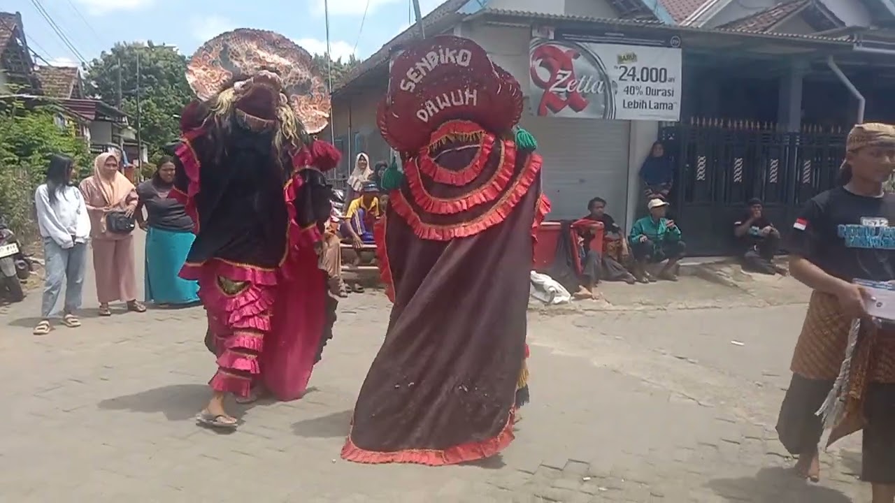 KARNAVAL JAMBUSARI aksi bantengan
