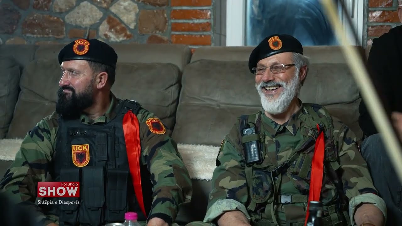 Fol Shqip Show  - Këngë patriotike në odën e familjes Gjugaj në Gjakovë - P3