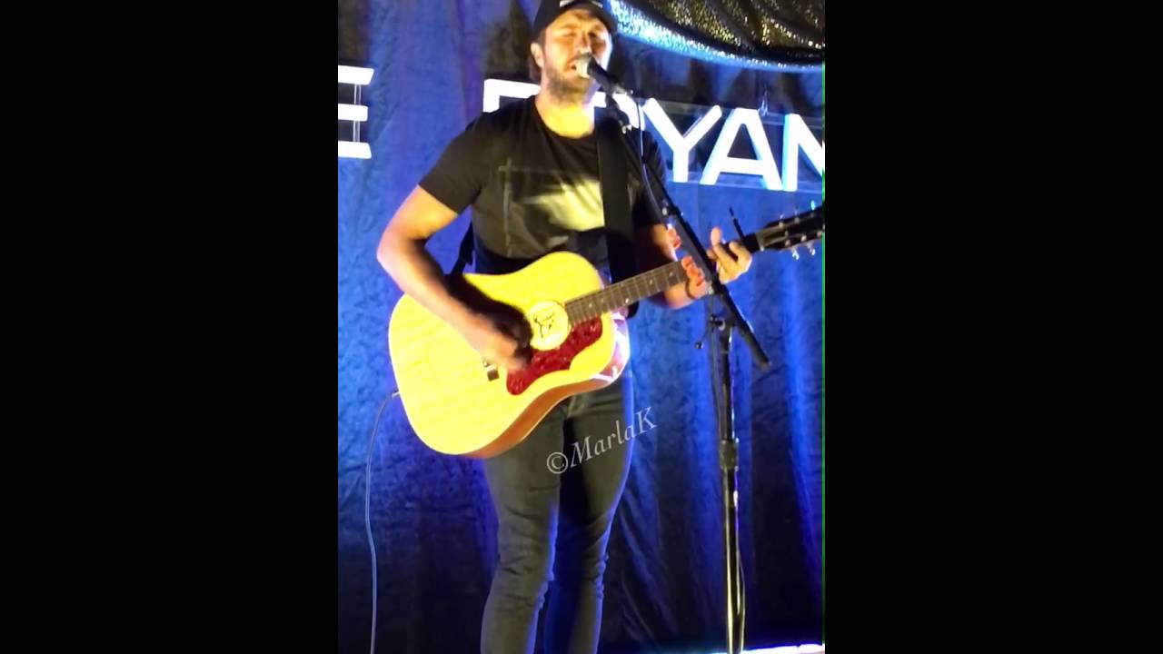 Luke Bryan - Scarecrow