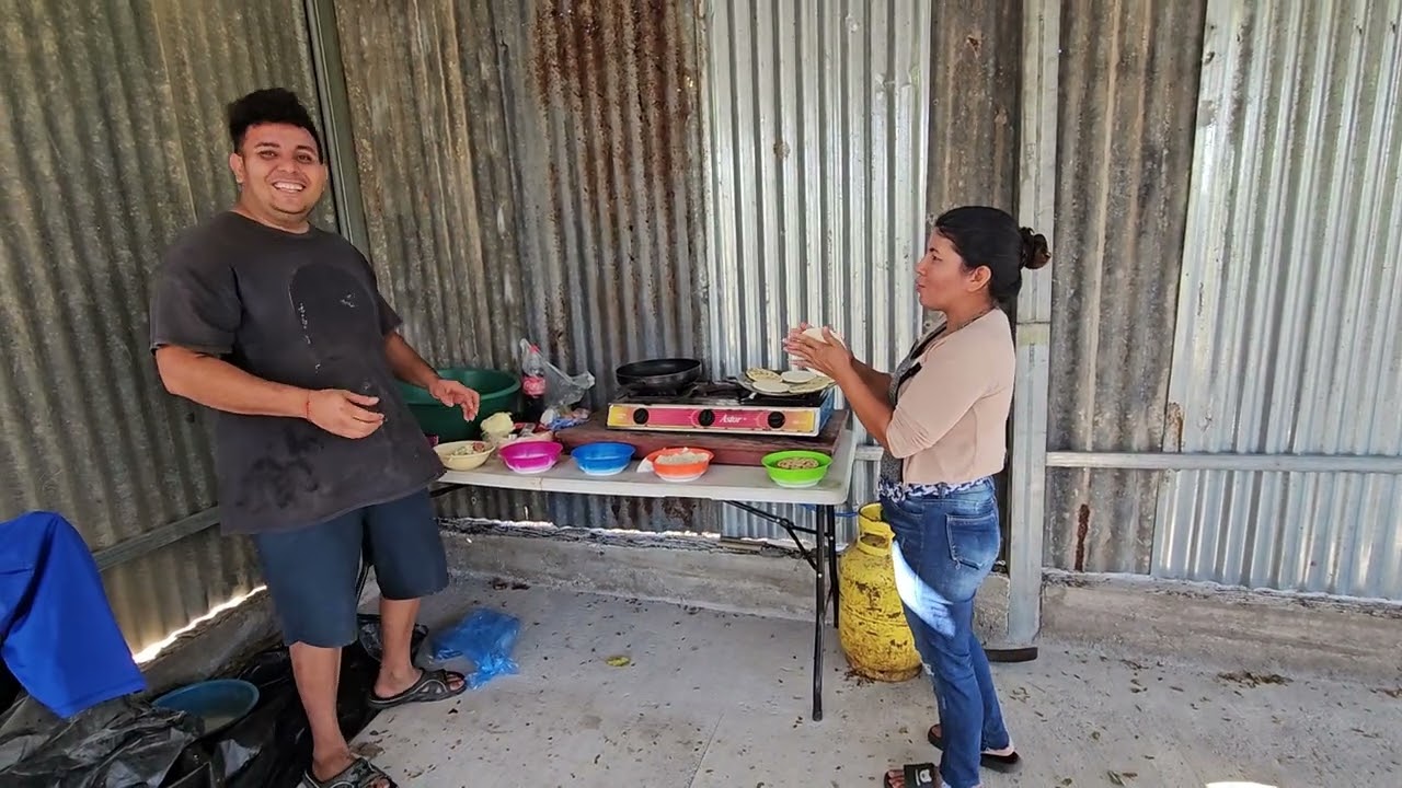 Tenían por costumbre salir a visitar precisamente a la hora de comer, fonchi feliz