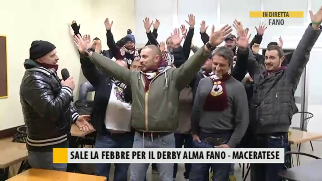 Calcio, sale la febbre per l'incontro Fano-Maceratese