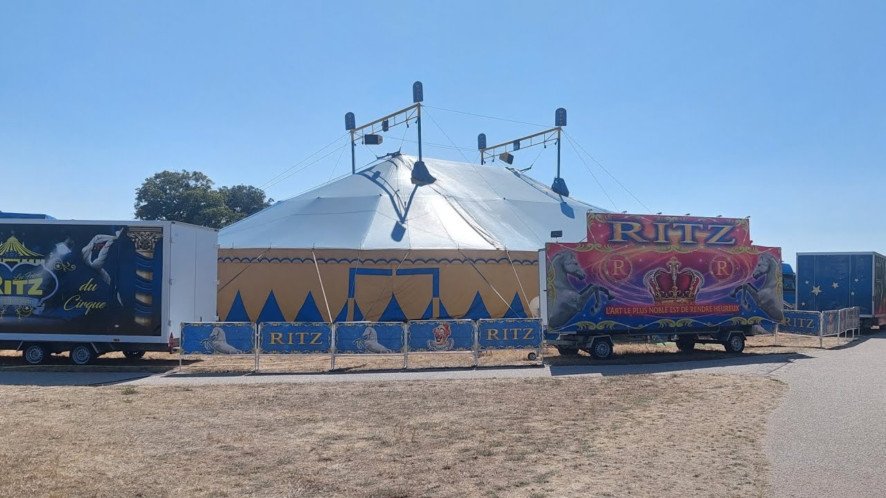 Cirque des frères Ritz 2023 à Brem sur mer (85)