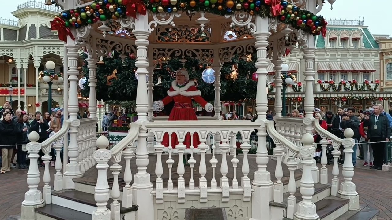 Disneyland Paris : Le partage gourmand de la Mère Noël 