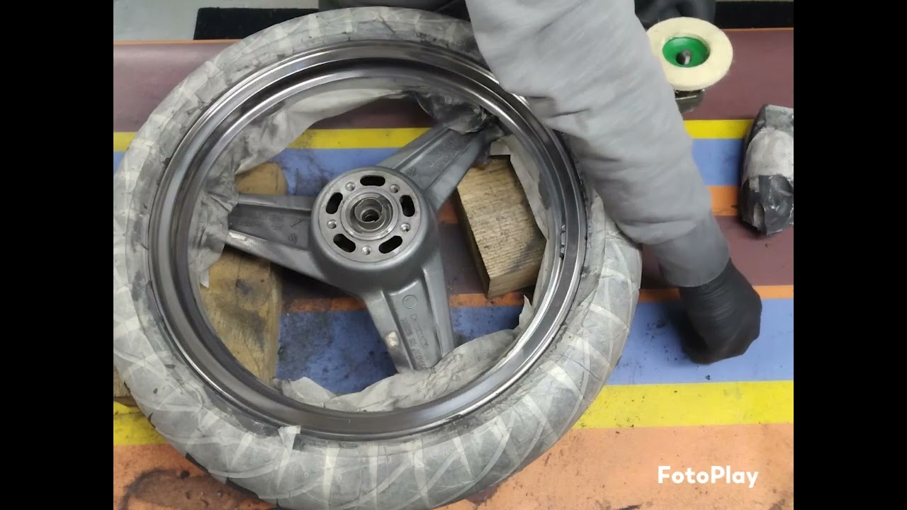 polissage roue moto zéphyr 750