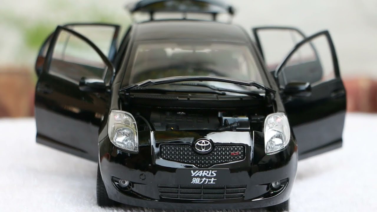 Unboxing of Toyota Yaris/Vitz 1:18 Scale Diecast Model Car