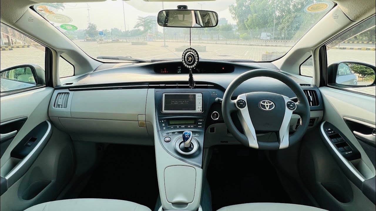 Toyota Prius 2011 Detailed Review - Global Hybrid King - Drive Review - Price, Specs & Features
