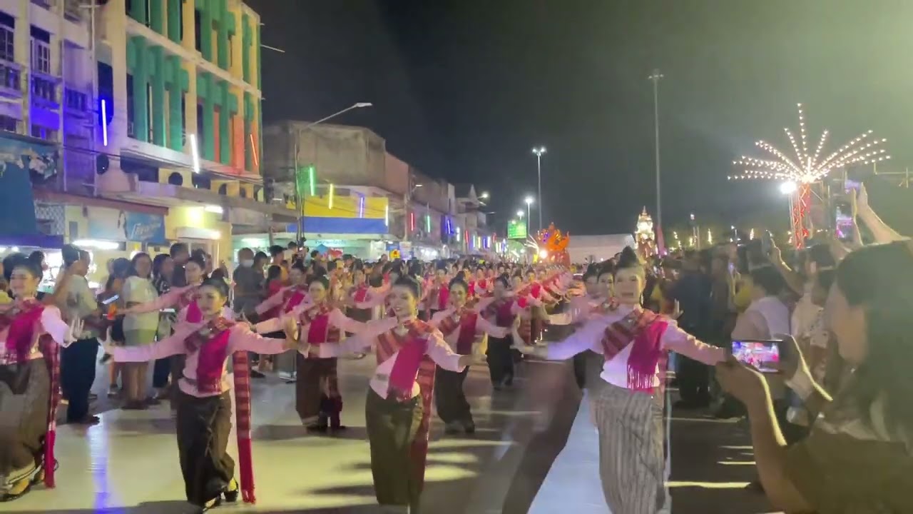 ขบวนเทียนพรรษา จ.อุบลราชธานี ในงานชักพระสุราษฎร์ธานี ปี 2568