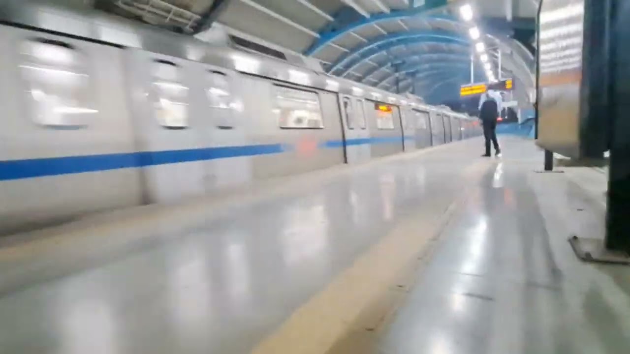 DMRC blue line @Dwarka Sector 13