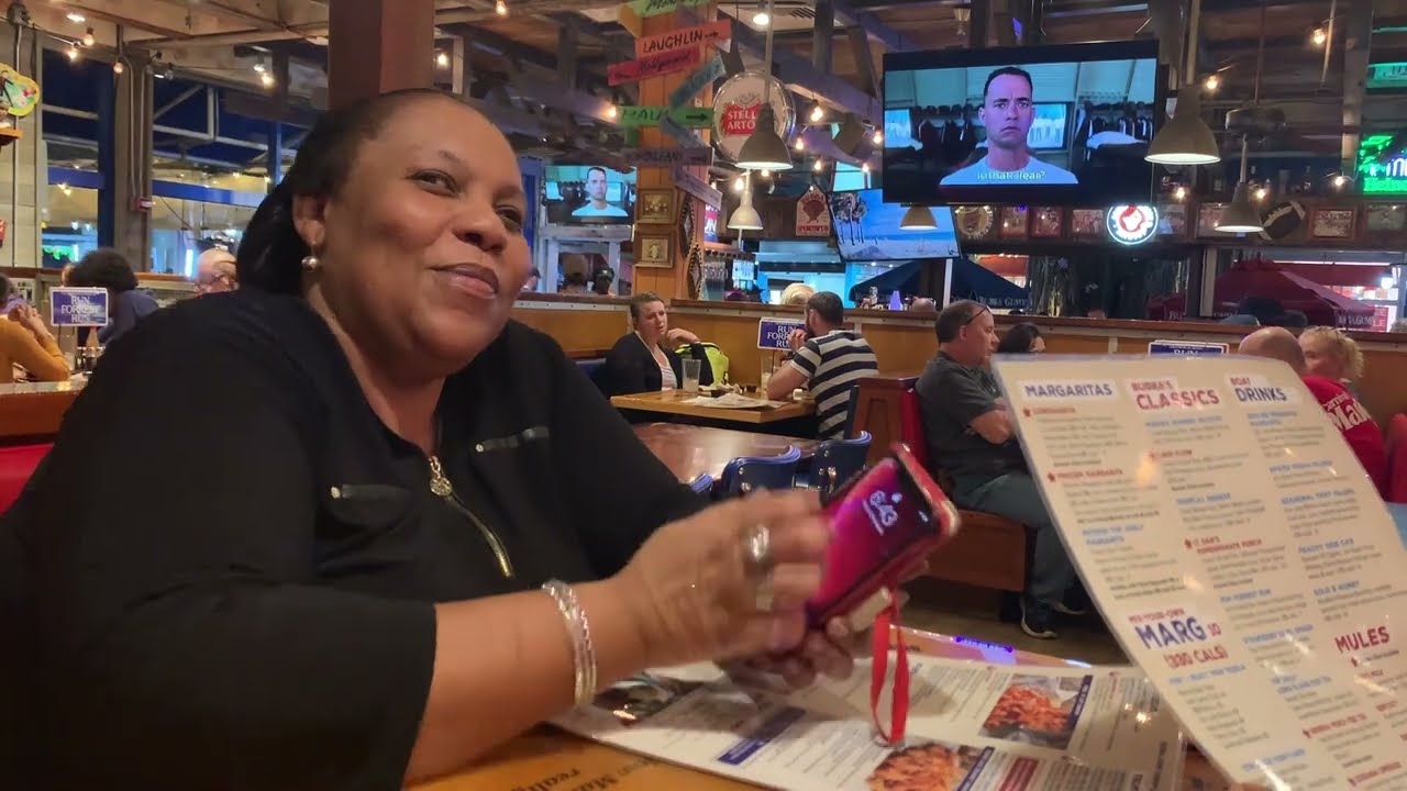 Dining at Bubba Gump Shrimp Restaurant Bayside Marketplace Miami, Florida