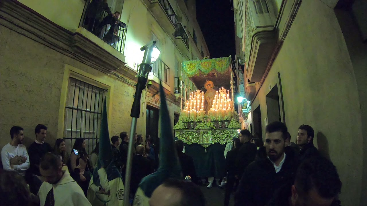 LUNES SANTO EN BENDICIÓN DE DIOS: Mª Stma. del Patrocinio a los sones de 