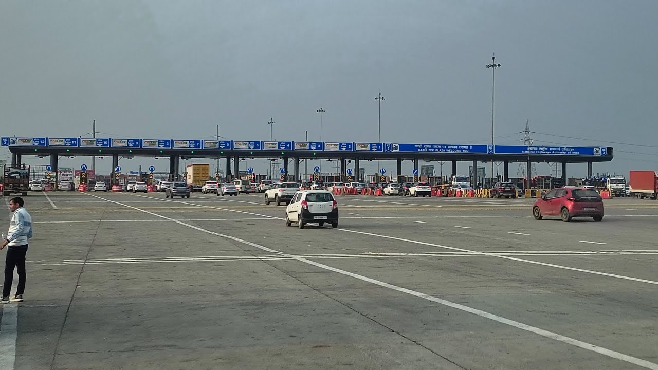 🛣️🛣️🍇🍇🥞🥞Khane ki table lekar Gaye Meeru expressway
