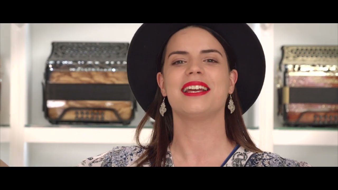 Liliana Oliveira & Cora&ccedil;&atilde;o Minhoto  - E Viva O Minho  (Official Video)