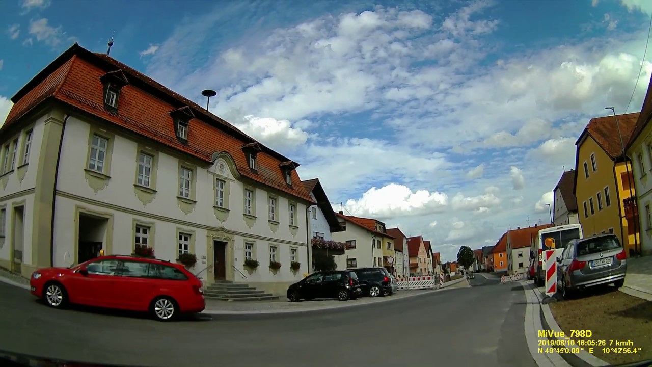 D: Markt Wachenroth. Landkreis Erlangen-Höchstadt. Rundfahrt durch die Ortsmitte. August 2019