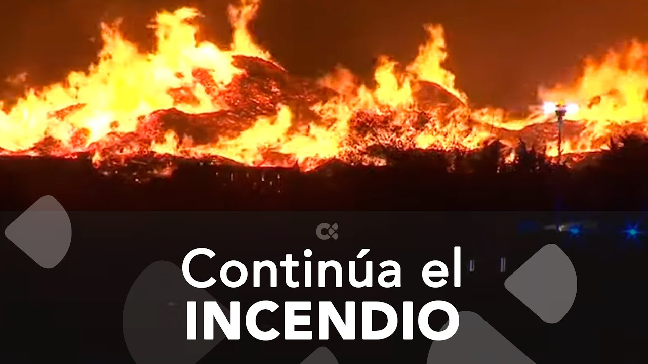 Continúa el incendio de una planta de compostaje en Tenerife
