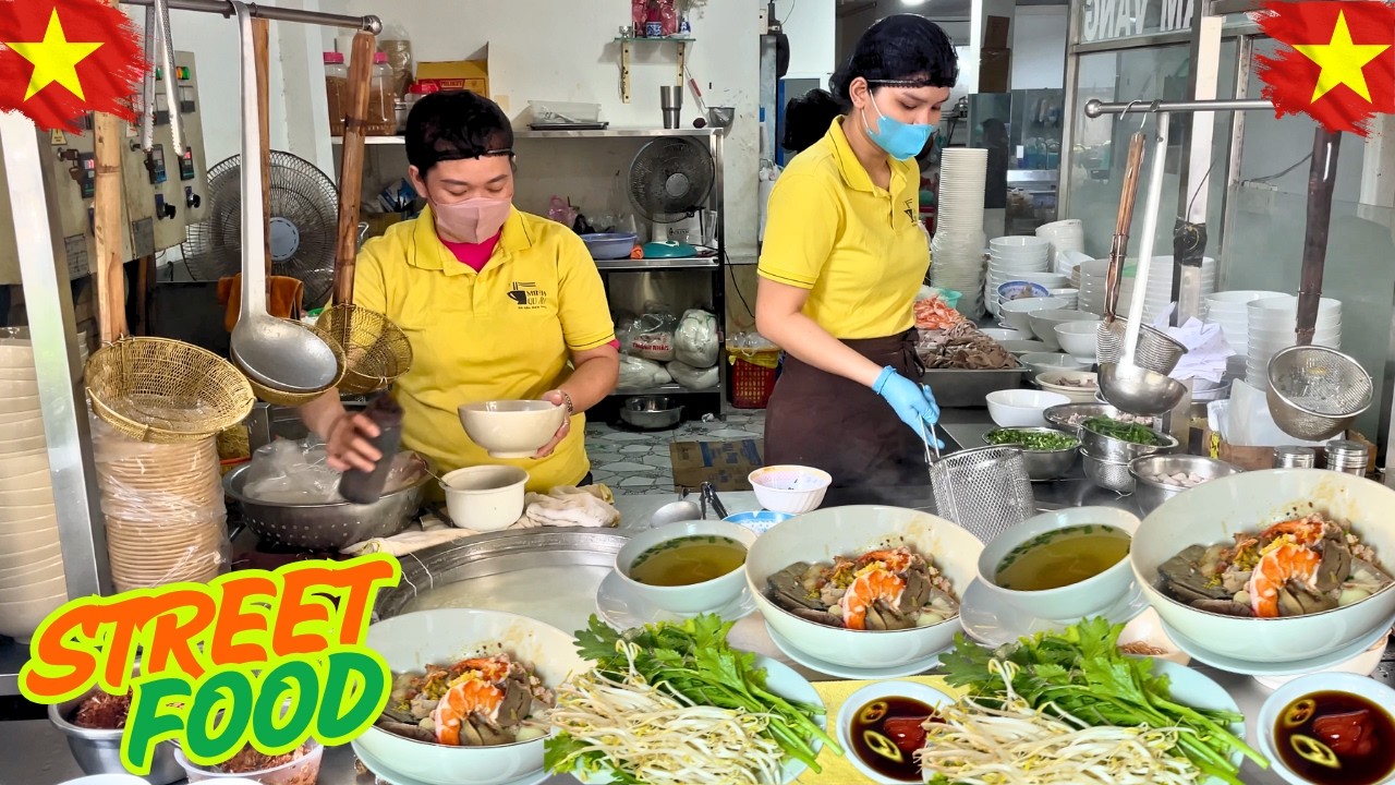 Delicious, popular, and crowded || Nam Vang Noodle Soup || Vietnamese Street Food