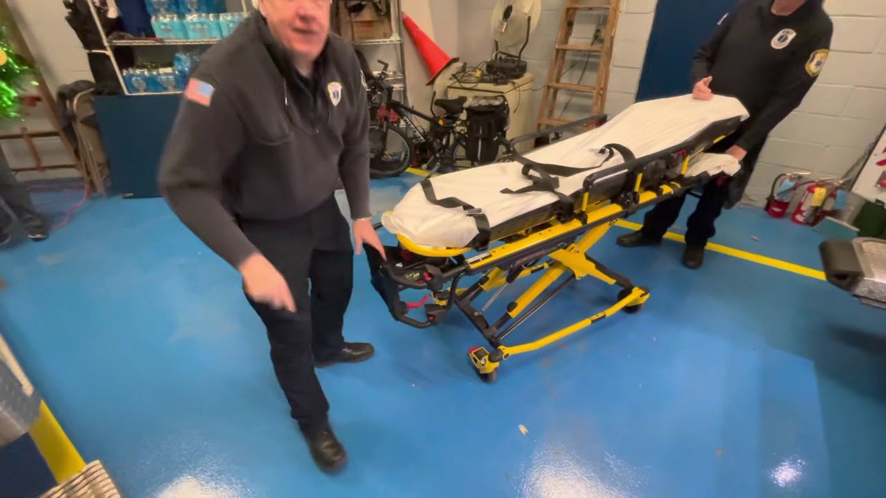 Lowering/Raising Stretcher: Battery Failure