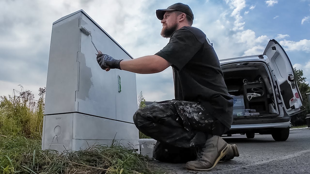 A Week as an Electric Box Artist (It’s NOT Glamorous)