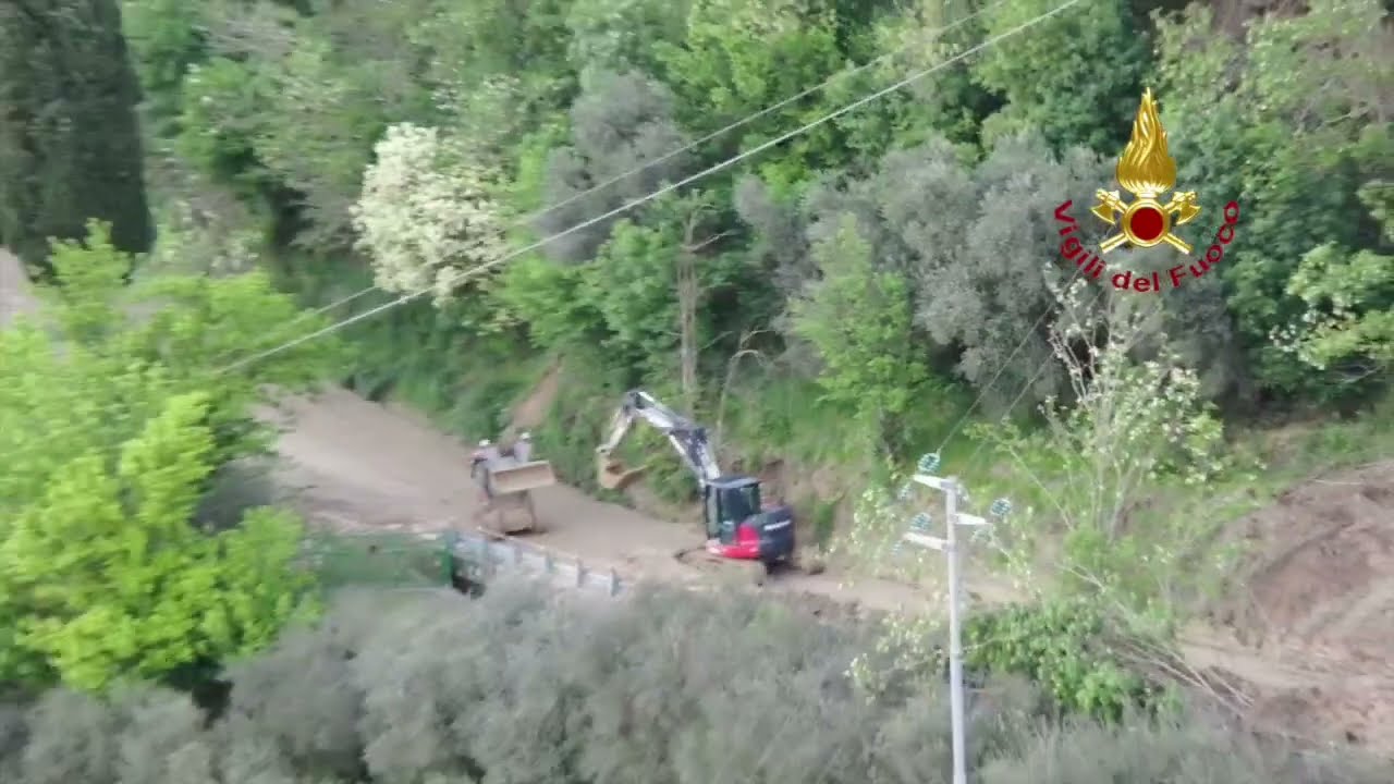 La frana di Dovadola ripresa dai droni dei Vigili del Fuoco